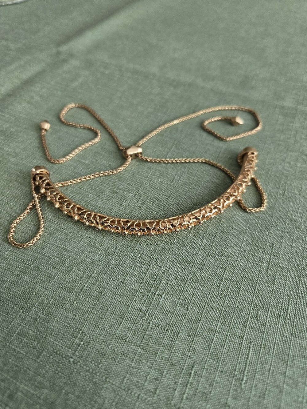Kendra Scott Lucy choker rose gold finish.